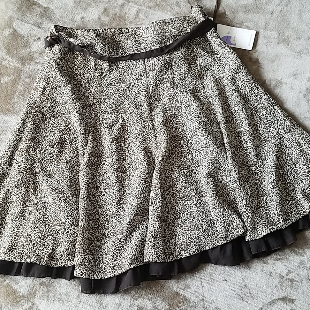 New Egoshego Leopard Skirt Sz XL